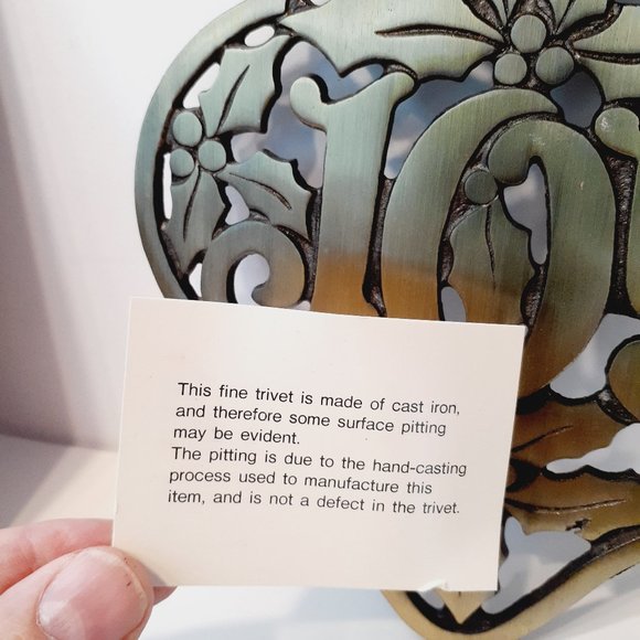 Vintage Avon Brass, Footed Trivet & Wall Hanging "JOY" with Christmas Holly - Picture 9 of 9